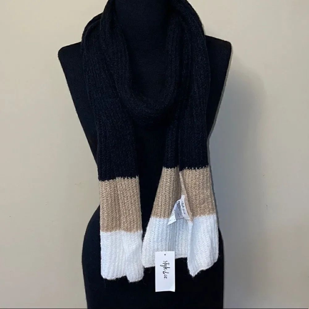 NWT Style & Co black beige white muffler style scarf